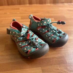 Keen Newport h2 toddler shoes size 8 unisex